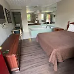 6267 Persepolis Inn