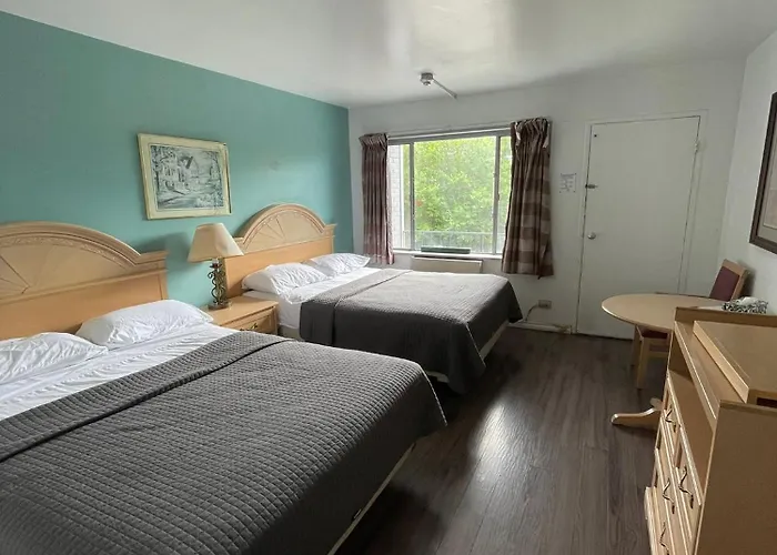 6267 Persepolis Inn