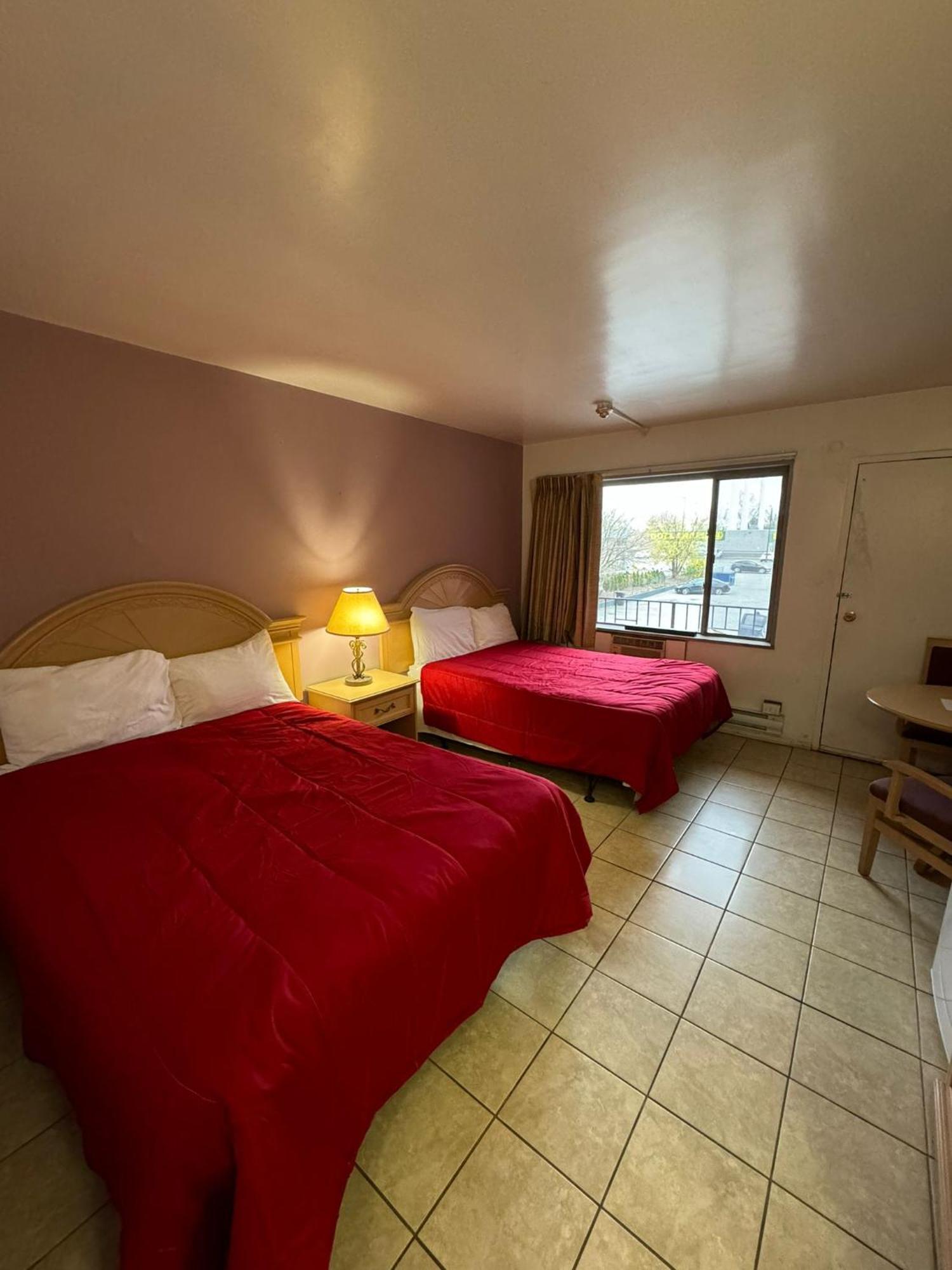 6267 Persepolis Motel Niagara Falls
