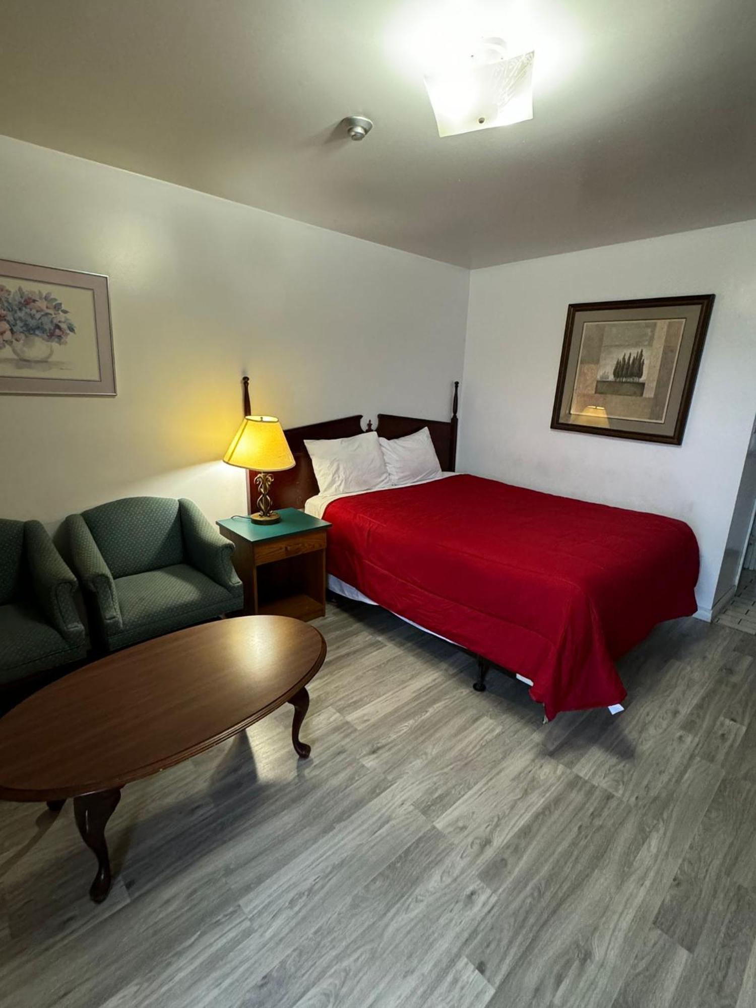 6267 Persepolis Motel