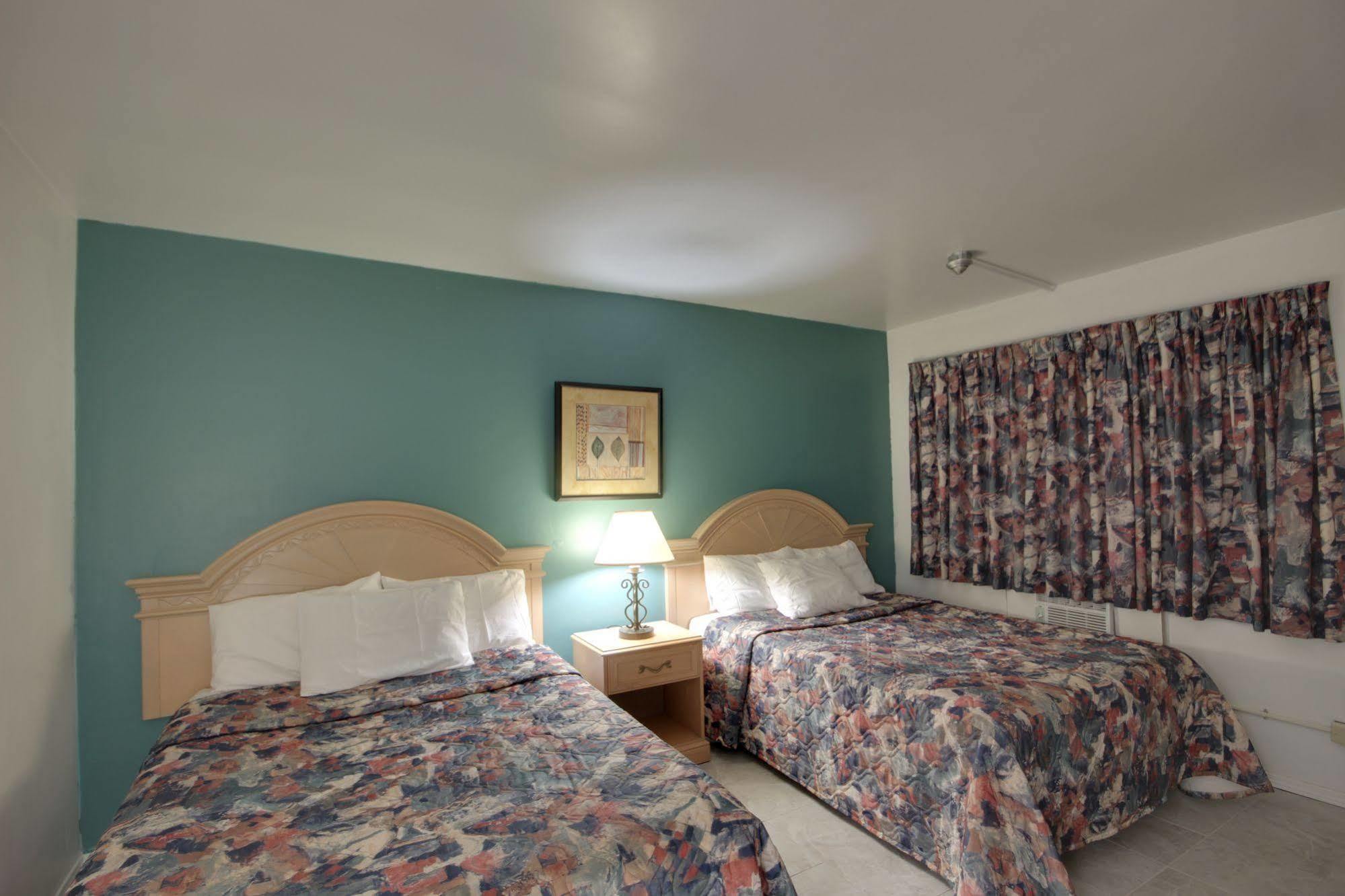 6267 Persepolis Motel